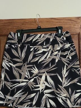 New York & Co Skirt, Size 6